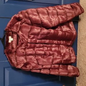 Cropped women's fo fur coat